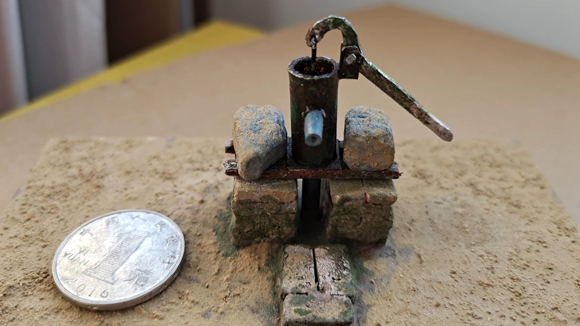 222Vintage Handmade Water Pump Model with Movable Handle